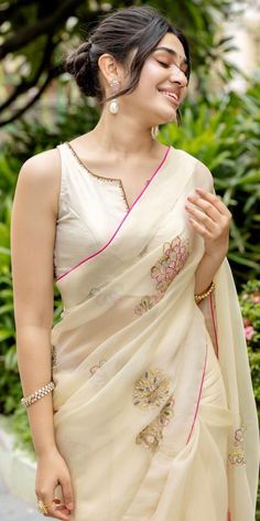 Krithi Shetty Kriti Shetty, Krithi Shetty, Cotton Saree Blouse Designs, Simple Saree Designs, Saree Looks, Saree Blouses Designs, Fashionable Saree, New Saree Blouse Designs, Fashionable Saree Blouse Designs