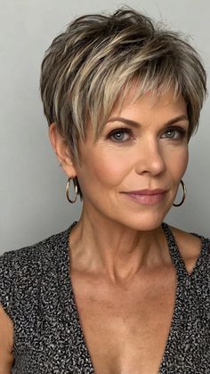 Edgy Stylish Short Hairstyles for Women Over 50 Ideas for Asymmetrical Pixie 💄 Elegant Bun, Layered Bobs, Braided Styles, Messy Short Hair, Short Hairstyles For Thick Hair, Hair Advice