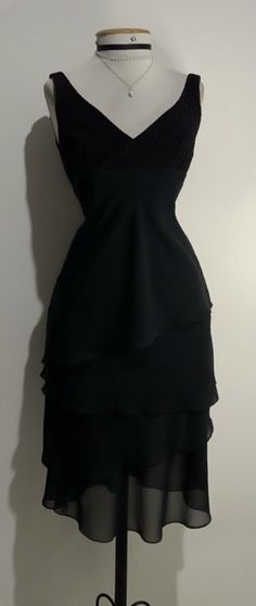 Chiffon Dress Vintage, Concert Dresses, Outfits 2000s, Midi Party Dress, Dr Shoes, Black Gown, Hoco Dresses, Prom Party Dresses