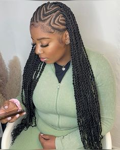 @Look_book1 Natural Hair Goals, Short Hair Blowout, African Braids Hairstyles Pictures, Hair Braid Designs, Natural Hair Routine