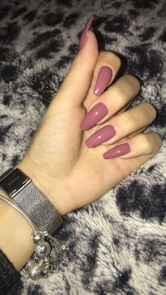 ριntєrєѕt: үαsмιη к.ღ @тнeүαsмιη∂σℓℓ Trim Nails, Classy Nails, Gorgeous Nails, Cute Acrylic Nails, Acrylic Nail Designs, Trendy Nails, Fake Nails, Long Nails, Beautiful Nails