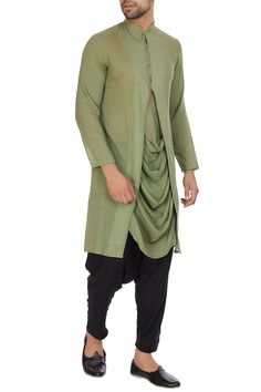 Green Mulmul Kurta For Wedding, Cowl Kurta Men, Draped Kurta For Men, Olive Kurta Men, Bottle Green Mens Kurta, Layered Kurta