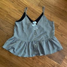 Francesca’s Jun Ivy Tank Top. New. Black And White Gingham. Size Large. Lined. Cotton V-neck Tops For Picnic, Gingham V-neck Blouse For Summer, Gingham V-neck Top For Day Out, Summer V-neck Top For Picnic, Black Spring Tops For Picnic, Black Tops For Spring Picnic, Black Spring Picnic Top, Casual V-neck Tops For Picnic, Chic Plaid Summer Tops