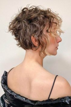 Long Pixie Shag Haircut, Long Pixie Haircut Curly Hair, Long Pixie Haircut Wavy Hair, Long Pixie Curly, Long Pixie Wavy Hair, Long Pixie Shag, Hairstyles For Fine Curly Hair, Low Maintenance Hairstyles