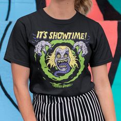 Vintage Horror, Retro Tshirt, Beetlejuice, Cool Tees, Halloween Shirt, Look Fashion, Cotton Tee, Shirt Designs, Cute Outfits