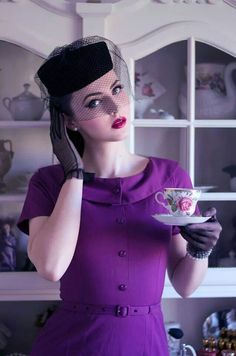 Tea time! Idda Van Munster, Look Retro, Retro Mode, All Things Purple, Vintage Pinup, Pin Up Style, Vintage Girls