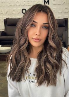 50+ Trendy Hair Colour For Every Women : Rich Brunette with Coconut Toasted Spring Hair Color Trends, Rambut Brunette, Kadeřnické Trendy, Brown Hair Looks, Brown Hair Inspo, Fesyen Rambut, Brunette Hair With Highlights, Spring Hair Color, Brunette Balayage Hair