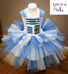 R2D2 Star Wars Robot Inspired Tutu Dress by LuluInATutuUK on Etsy Harley Costume, R2d2 Star Wars, Princess Tutu Dresses, Diy Tutus, Star Wars Halloween, Star Wars R2d2, Star Wars Costumes, R2 D2