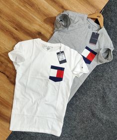 Tommy Tshirt, Tshirt Printing Design, Polo T Shirts, Tee Shirt Designs, Mens Casual Outfits, T-shirt Polos, New T, Men Dress