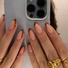 Autumn Nails Tortoise Shell, Nail Inspo August 2024, Tortoise Shell Tip Nails, Tortoise Nails Almond, White Tortoise Shell Nails, Almond Nails Tortoise, Tortoise Tip Nails, Tortoise Almond Nails, Light Tortoise Shell Nails