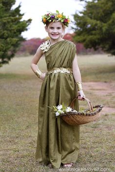 Greek Goddess Diy Costume, Greek Costume Diy, Greek Gods And Goddesses Costumes, Diy Toga, Greek Goddess Costume Diy, Goddess Costume Diy, Greek Goddess Outfit, Greek Mythology Costumes, Mythology Costumes