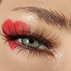 Heart Around Eye Makeup, Valentine’s Day Halloween Costumes, Queen Of Heart Makeup Ideas, Queen Of Hearts Make Up Halloween, Queens Of Hearts Makeup, Cupid Inspired Makeup, Eye Heart Makeup, Queen If Hearts Makeup, Red Queen Inspired Outfits