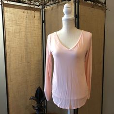 Loft Long Sleeve, V-Neck Tee. Soft Pink. Nwot Small. Shirt Tail Hem. Tunic Length. 95% Rayon/5%Spandex (Cami Not Included.) Spring V-neck Long Sleeve Loungewear Top, Fitted V-neck Top For Spring Layering, Spring V-neck Stretch Blouse, Feminine Stretchy Loungewear Top, Stretch V-neck Long Sleeve Top For Summer, Summer Long Sleeve V-neck Top, Casual V-neck Long Sleeve Top For Spring, Casual Long Sleeve V-neck Top For Spring, Feminine Stretch Blouse For Layering