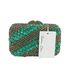 Dare to dazzle with our mesmerizing Exotic Green Floral Crystal Clutch Bag – a true showstopper that promises to elevate your style to unparalleled heights of vintage glam and Boho Luxe sophistication! Captivating with its authentic vintage allure, this gorgeous crystal clutch boasts a magnificent intricate design of floral motif in shimmering emerald green crystals set against a luxurious gold backdrop, that's sure to turn heads wherever you go... ~ We absolutely love the vintage appeal of this Beach Jewelry Boho, Gold Backdrop, Purse Scarf, Crystal Clutch, Boho Chic Jewelry, Boho Luxe, Brooch Necklace, Vintage Glam, Boho Beach