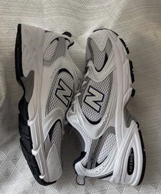 pinterest: hezzprice Dr Shoes, Girly Shoes, Shoe Inspo, Aesthetic Shoes, Swag Shoes, New Balance Shoes