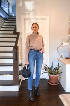 Outfit idea with Leze the Label Maya Turtleneck (MICHELLETOMCZAK for 15% off), Madewell Perfect vintage jeans, black lug sole chelsea boots, and a black belt and bag. Michelle Tomczak Blog. Women Lug Boot Outfit, Rain Boot Work Outfit, Chelsea Boots Mom Jeans Outfit, Womens Chelsea Boots Outfits Black, Jeans And Rain Boots Outfit, Lug Boot Outfit Winter, Black Chelsea Rain Boots Outfit, Mom Jeans And Chelsea Boots, Jeans With Lug Sole Boots