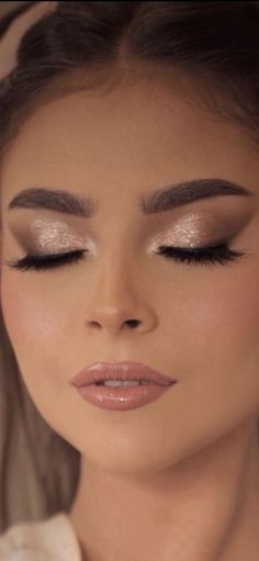 Brown Eye Makeup Prom, Bridesmaids Eye Makeup, Makeup Inspo Wedding Guest, Makeup For Damas, Makeup Looks For Ball, Evening Wedding Makeup For Brown Eyes, Classy Prom Makeup Looks, Soft Wedding Makeup For Brown Eyes Rose Gold, Simple Makeup Looks For Quinceanera