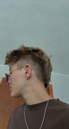 Shaved Sides Men, Straight Hair Shaved Sides, Short Alternative Hair Men, Shaved Sides Mohawk, Mohawk Pixie Haircut, Straight Hair Modern Mullet Men, Short Mohawk Mullet, Straight Hair Mohawk, Gay Mullet Haircut