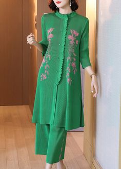 Linen Tunics For Women, Style Guru, Green Suit, Comfortable Room, Frock Design, Kurta Designs, Party Wear Dresses, Women Set, Cup Size