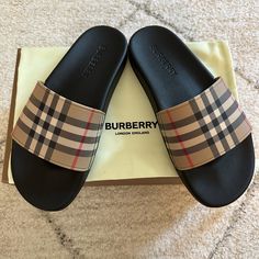 New Women’s Burberry Slides. Euro 40 / Us 9-9.5 Reasonable Offers Are Accepted Christmas Gift Ideas For Women 2024, Popular Shoes 2024, Glitter Jordans, Burberry Slippers, Burberry Slides, Burberry Sandals, Pretty Sneakers, Designer Slides, Pretty Shoes Sneakers