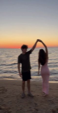 Bf Gf Pictures Relationship Goals, Aesthetically Pleasing Couple Pictures, Summer Photo With Boyfriend, Couples On Vacation Pictures, Cute Bf Photos, Aesthetic Pictures To Take With Your Boyfriend, Summer Pictures Boyfriend, Holiday Pictures With Boyfriend