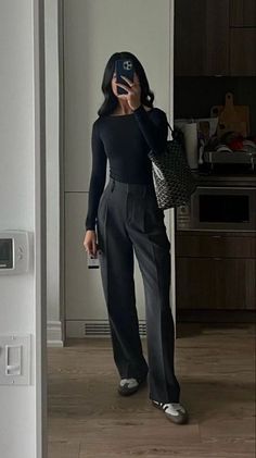 Office Fits Women Casual, Full Black Winter Outfits, Mun Outfits Modest, Simple Casual Winter Outfits, Blouse Trousers Outfit, Work Outfits Trousers, High Waisted Slacks Outfit, Black Pants Outfit Elegant, Female Engineer Outfit Work