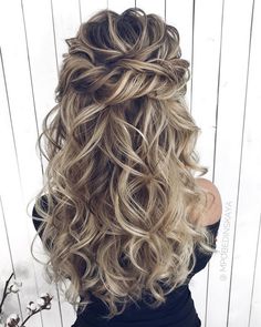 Long half up half down wedding hairstyles from mpobedinskaya  #wedding #weddings #weddinghairstyles #weddingideas #deerpearlflowers Grad Hair, Elegant Wedding Hair, Bridal Hair Clip, Wedding Hair Down, Post Surgery, Wedding Hairstyle, Wedding Hairstyles For Long Hair, Hair Vine