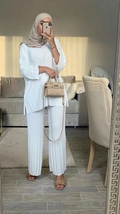 Modest Fashion Hijab Abayas, Halal Outfits Without Hijab, White Hijabi Outfits, Summer Abaya Outfits, Summer Muslim Outfits, Modest Casual Outfits Muslim, Ootd Summer Hijab, Summer Muslim Outfits Casual, Summer Hijab Look