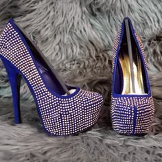 Super Stunning, Never Worn Purchased On Shoe Dazzle Subscription. Glamorous Blue Heels With Round Toe, Glamorous Blue Round Toe Heels, Blue Pump Shoes, Blue Pumps, Gold Stud, Shoe Obsession, Shoe Dazzle, Gold Studs, Pump Shoes