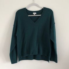 Brand: Juniper Blu, Soft Wool Blend Size: Xs, Would Fit A “S” Comfortably Never Worn, Nwot, New Condition Truly Gorgeous Deep Teal Sweater Happy To Answer All Questions! Blue Green Clothes, Teal Aesthetic Outfit, Teal Clothes, Teal Outfits, Green Clothes, Teal Fashion, Teal Sweater, Green Outfit, Color Analysis