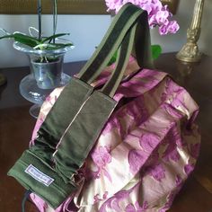 Sacca artigianale Corallirossi di Rossana Rita Lopes, Hand made designer Chanel Boy Bag, Gym Bag, Hand Made, Shoulder Bag