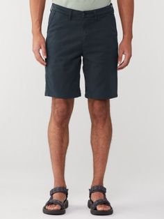 Stretchy and lightweight  the men's DUER Live Free Journey shorts will keep you dry  fresh and comfortable for all your summer activities  from family camping trips to backyard barbecues. Summer Camping Shorts, Casual Cotton Shorts For Camping, Casual Cotton Bottoms For Camping, Casual Summer Bottoms For Camping, Cotton Bottoms For Hiking In Summer, Op Logo, Family Camping Trip, Mens Items, Backyard Barbecue