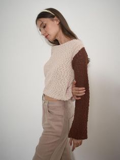 Composition : polyester 100%Color : Beige & BrownCountry of Origin : Republic of Korea Brown Chunky Knit Top, Cozy Brown Color Block Sweater, Beige Soft Knit Top, Beige Color Block Sweater For Layering, Brown Soft Knit Top For Layering, Trendy Brown Knit Top For Layering, Brown Textured Knit Top For Layering, Beige Chunky Knit Tops For Layering, Casual Brown Textured Knit Top