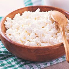 Is Cottage Cheese Good for You? Benefits, Recipes & More by @draxe Meals High In Protein, Benefits Of Cottage Cheese, Cheese Benefits, Budwig Diet, Benefits Of Organic Food, Cottage Cheese Recipes, Low Fat Yogurt, Low Fat Diets, Healthy Food Options