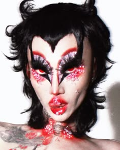 钮钴禄🇨🇳/Niohuru X🏳️‍⚧️ (@vampirechinese) • Instagram photos and videos Goth Drag Queen, Dragula Drag, Goth Drag, Dark Gothic Fashion, Types Of Goth, Organizing Makeup, Makey Makey, Drag Ideas, Drag Looks