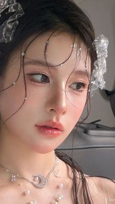 Arabic Eye Makeup, Makeup Layout, Futuristic Makeup, Angel Makeup, Flower Makeup, Douyin Makeup, Ulzzang Makeup, Image Swag, Ethereal Makeup