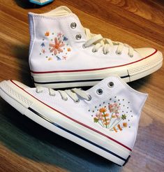 Sneaker Embroidery, Embroidery Converse, High Converse, Floral Converse, Converse 1970s, Shoes Embroidery, Embroidered Sneakers, Embroidered Converse, Embroidery Crafts