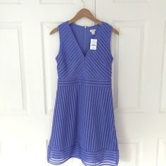 - Size 4 - Never Worn - V-Neck - Sleeveless - 100% Polyester - Back Zip - Lined Blue V-neck Sleeveless Dress For Spring, Periwinkle Color, Aline Dress, J Crew, A Line Dress, Checks, Blue Color, V Neck, Mini Dress