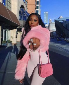 Mode Kylie Jenner, Mode Glamour, Cute Birthday Outfits, Boujee Outfits, Pink Fur