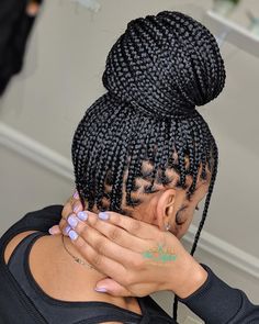 Bow Buns, Two Puffs, Twisted Bangs, Bob Black, Black Health, Hairstyles Bob, Hairstyle Youtube, Roll Hairstyle, American Hairstyles