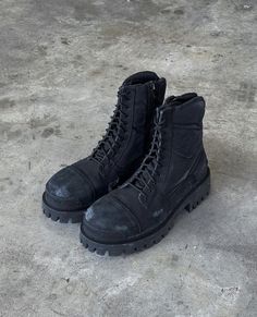 Boots Outfit Men, Techwear Fashion, Mens Outfit Inspiration, Dream Shoes, Mens Fashion Shoes, Boots Outfit