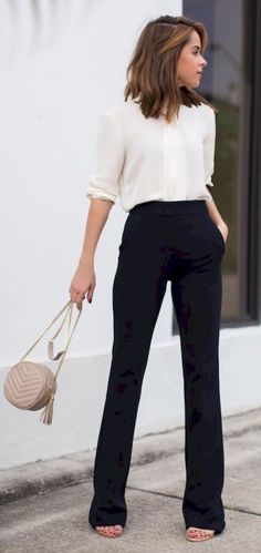 Formal Trousers Women, Simple Work Outfits, Best Casual Dresses, Elegant Work Outfits, Outfit Essentials, Professional Work Outfit, Office Casual Outfit, Look Formal, Black Outfits