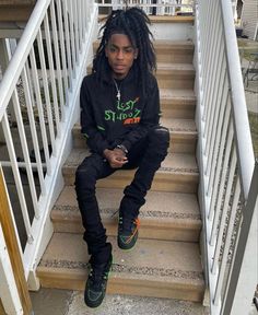 Ddg Dreads, Autumn Twinuzis Outfits, Atl Drip, Drip Outfit Men Poses, Gunna Rapper Dreads, Men Dread Styles, Mens Twists Hairstyles, Stud Outfits