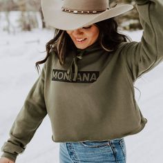 Montana Bar Ladies Cropped Hoodie - Olive Chilly Outfits, Turner And Hooch, Graphic Clothes, Black Crop, Cropped Hoodie, Store Fronts, 2 A, Original Design, Montana