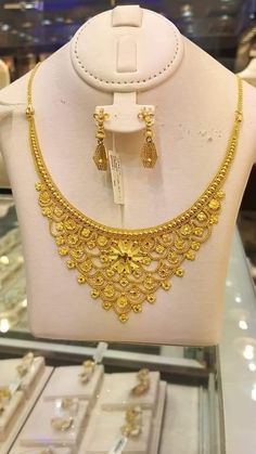 Golden Jewellery, Eid Milad Un Nabi, Eid Milad, Wedding Photoshoot Props, Photoshoot Props, Golden Jewelry, Jewellery Design