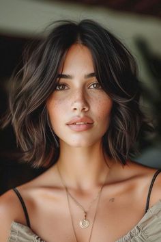 90 Bob Haircuts For Women Over 50: Medium, Short, And Layered Styles 2024 29 Rambut Brunette, Hair Mistakes, Lob Haircut, Shoulder Length Hair, Hair Color Trends, Cool Haircuts, Medium Length Hair Cuts