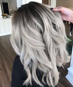 Grey Balayage, Platinum Blonde Balayage, Platinum Hair Color, Gray Balayage, Short Ombre Hair, Shadow Root, Balayage Blonde, Platinum Blonde Hair, Grey Hair Color