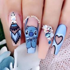 Uñas Kylie Jenner, Ongles Bling Bling, Alien Nails, Lilo En Stitch, Disney Acrylic Nails, Kylie Jenner Nails, Lilo Und Stitch, Kutek Disney, Clear Acrylic Nails