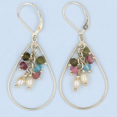 Tourmaline Pearl Gemstone Cluster Hoop Earrings Material: 925 Sterling Silver Drop Hoop Shaped Hoop Link Measures: L 1 3/4" X W 1 1/8" Total Drop Length: 2" Tourmaline Gemstones Range From 3mm To 4.5mm Freshwater Pearls Ranges From L 5mm X W 3.8 Connector Earrings, Beading Earrings, Wire Wrap Jewelry Designs, Beading Inspiration, Diy Beading, Make Earrings, Beach City, Wire Wrap Jewelry, Earring Tutorial