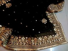 Pakistani Clothes Casual, Minimal Embroidery, Ladies Sangeet, Rajasthani Dress, Gold Work Embroidery, Shadi Dresses, Pakistani Formal Dresses, Punjabi Couple, Gotta Work